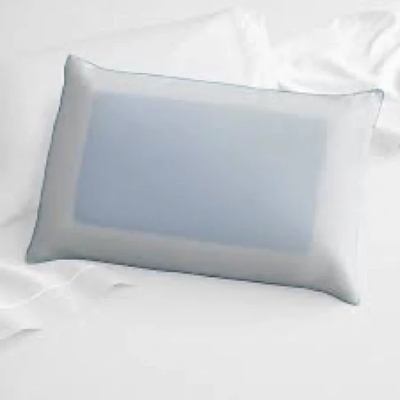 TEMPUR-Cloud® Breeze Dual Cooling™ Pillow - Picture 2 of 2